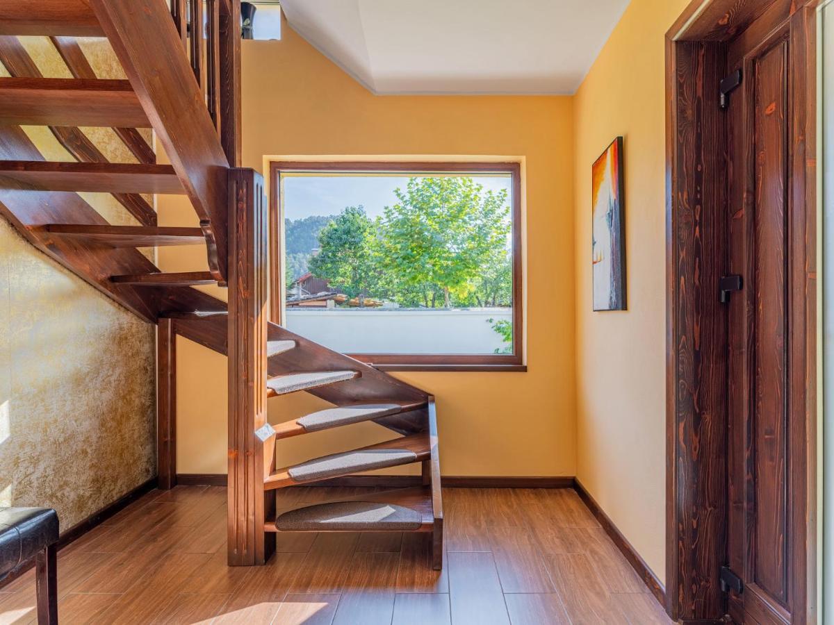 Casa Saraste Hotel Rîşnov Екстериор снимка
