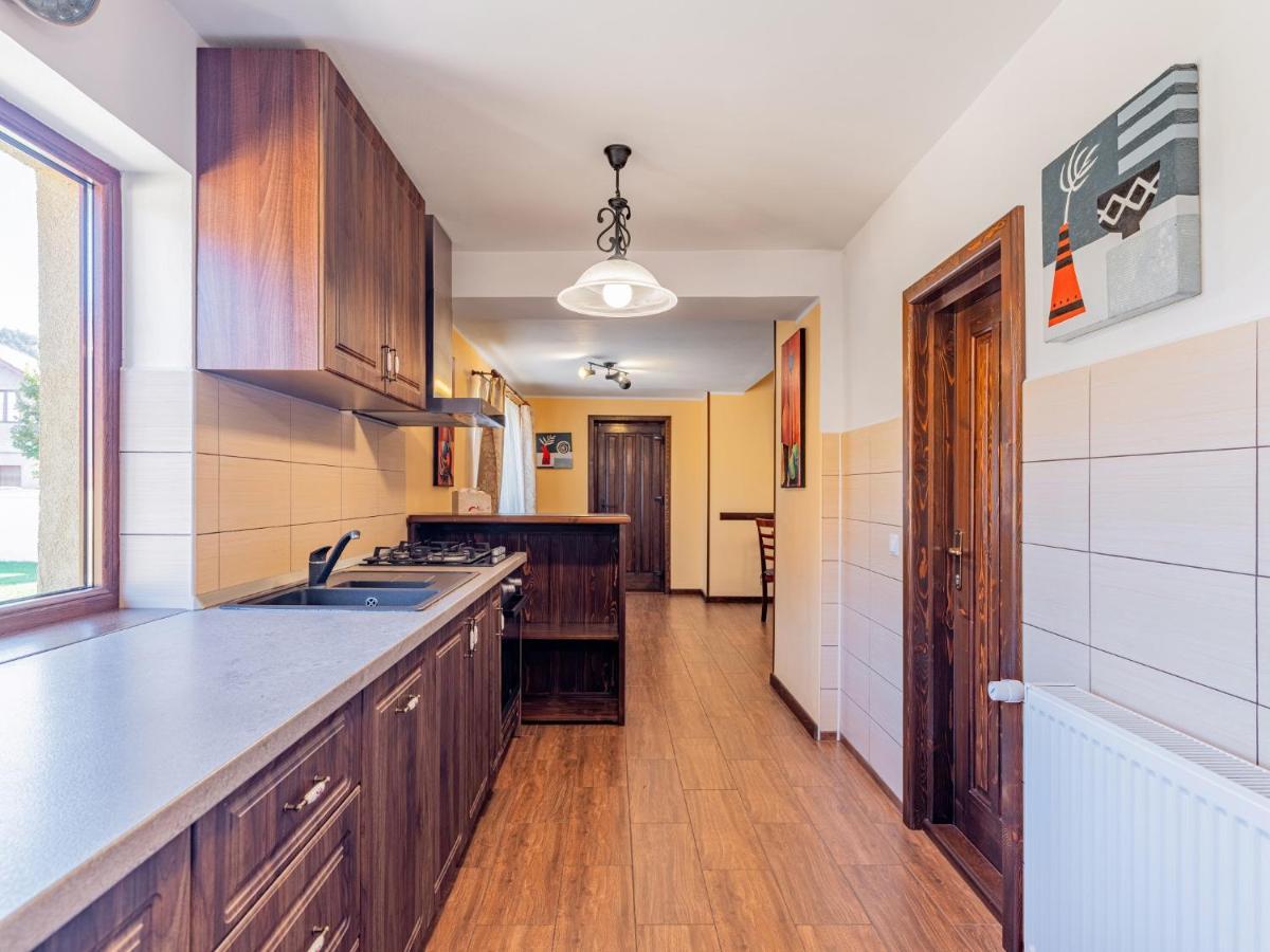 Casa Saraste Hotel Rîşnov Екстериор снимка