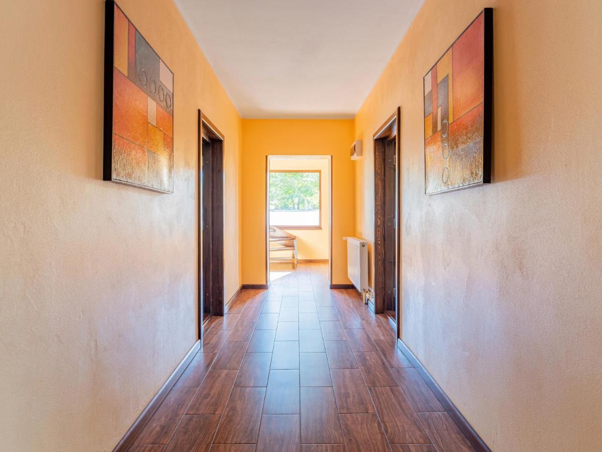 Casa Saraste Hotel Rîşnov Екстериор снимка