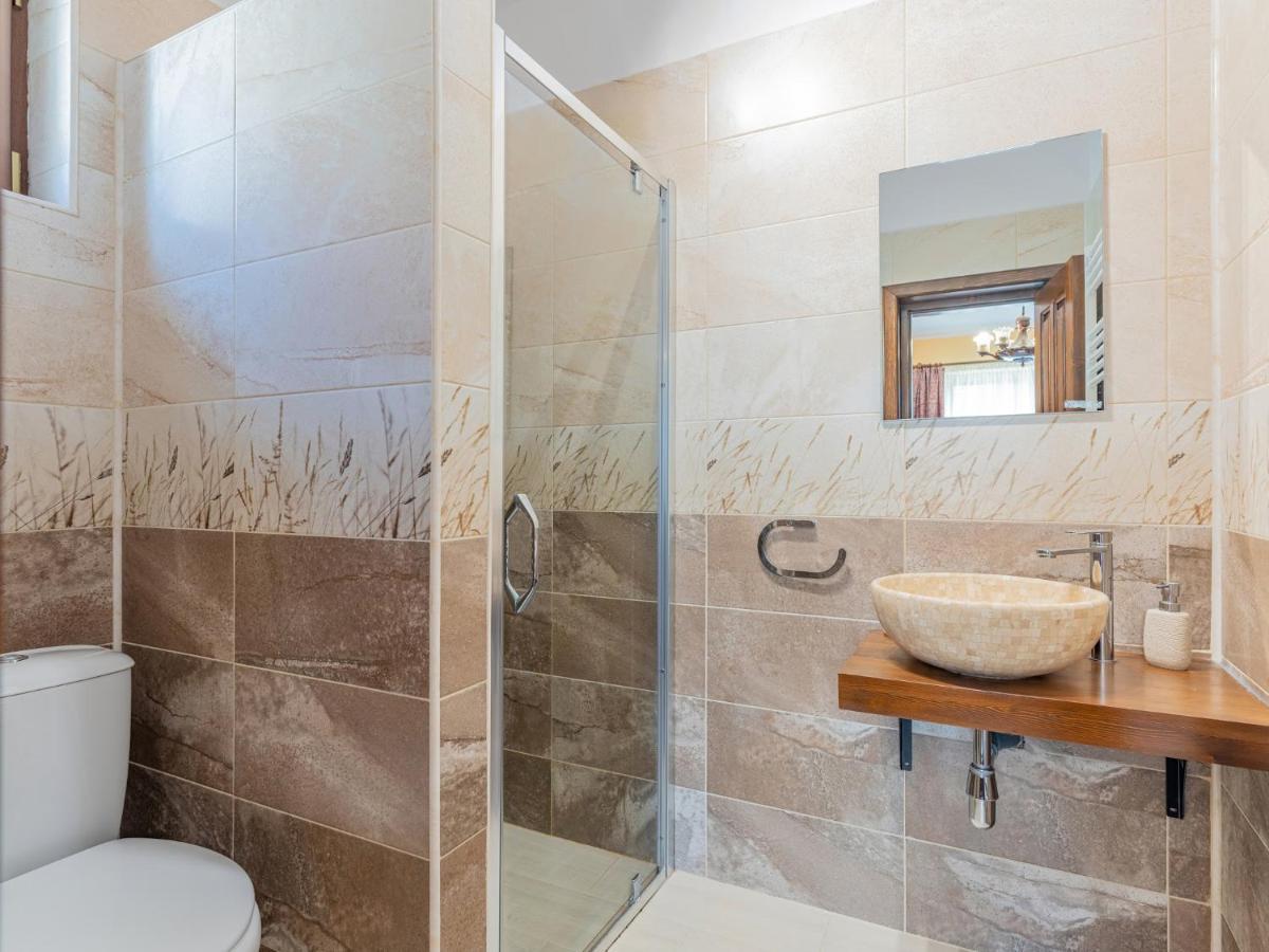 Casa Saraste Hotel Rîşnov Екстериор снимка
