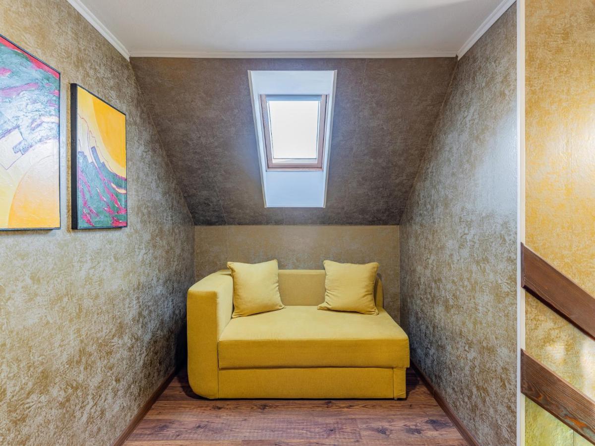 Casa Saraste Hotel Rîşnov Екстериор снимка