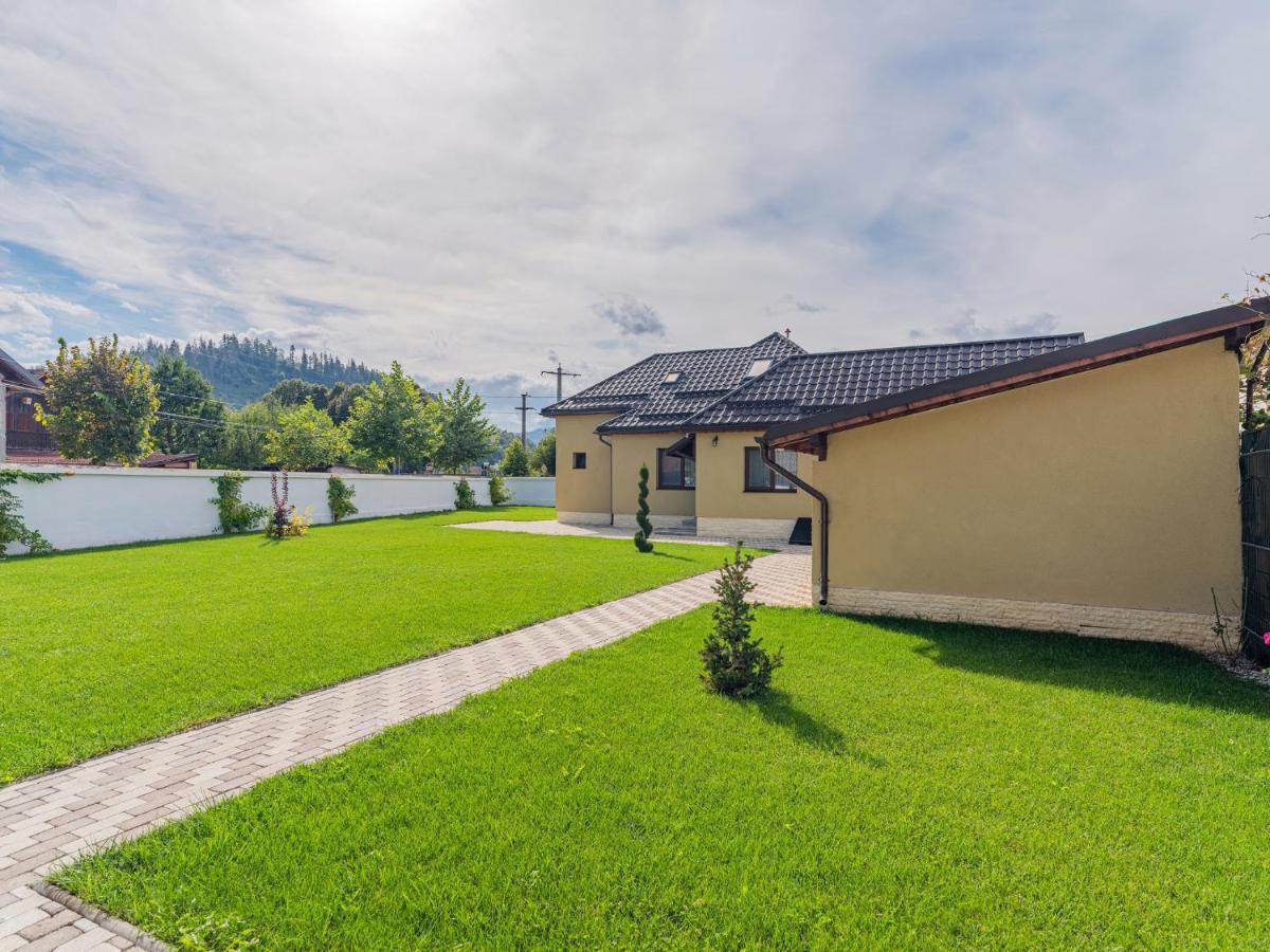 Casa Saraste Hotel Rîşnov Екстериор снимка
