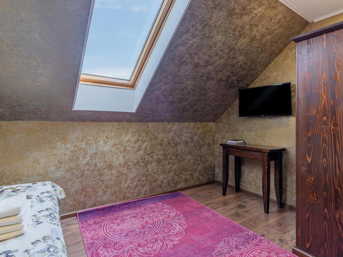 Casa Saraste Hotel Rîşnov Екстериор снимка